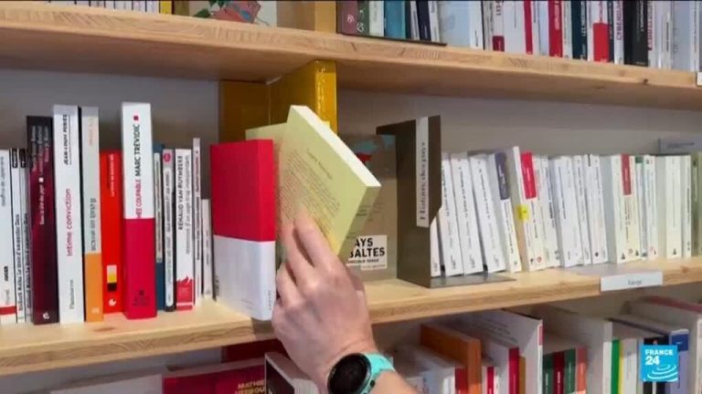 राजनीतिक