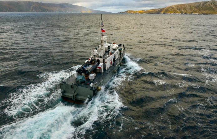 ईरान-यूएस टेंशन: युद्ध के बादलों के बीच जहाज़ कब्ज़े पर तेहरान का बयान, जानिए क्या है पूरा मामला?