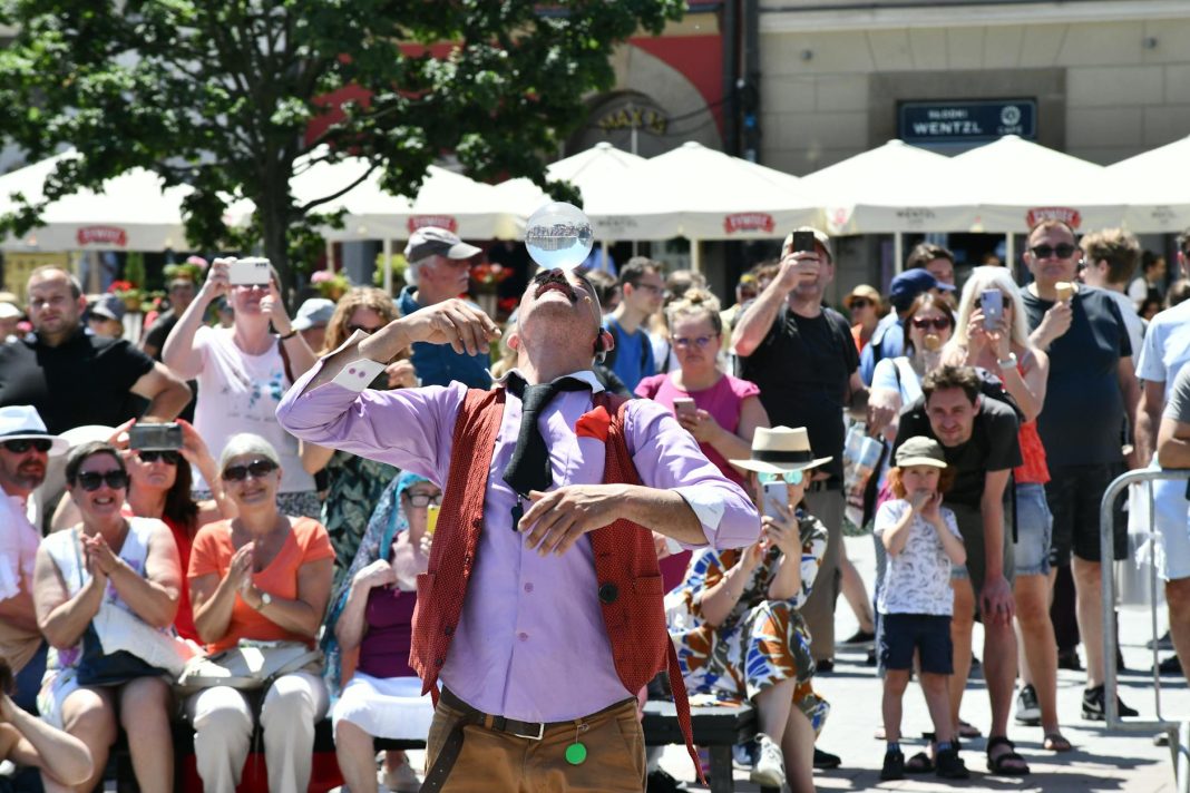 हंगरी में 16 साल बाद आया बड़ा बदलाव! ऑर्बन की हार, मैगर की जीत, जानिए पूरा सच और यूरोप पर क्या होगा असर