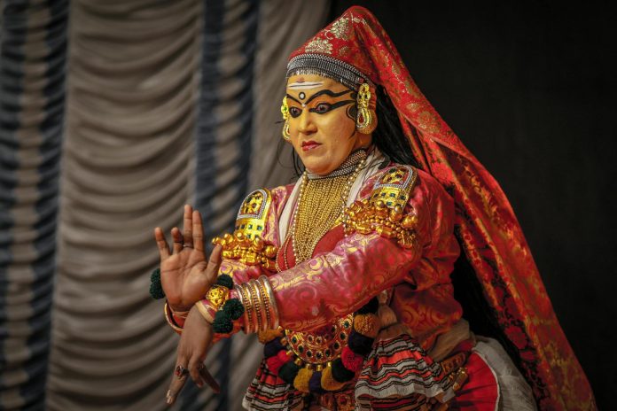 केरल की राजनीति में मचा हंगामा: कांग्रेस के भीतर सीएम पद की लड़ाई ने उठाए सवाल, कौन बनेगा अगला मुख्यमंत्री? #KeralaPolitics #CongressCM #UDF