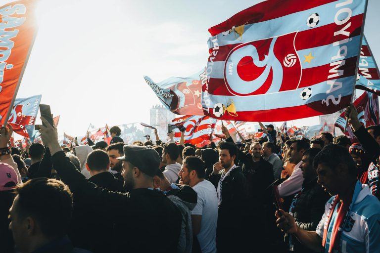 हंगरी में पीटर मग्यार की ऐतिहासिक जीत! यूरोपीय संघ से दोस्ती, ओर्बन के सत्ता के पतन का संकेत, क्या बदल जाएगा पूरे यूरोप का भविष्य?