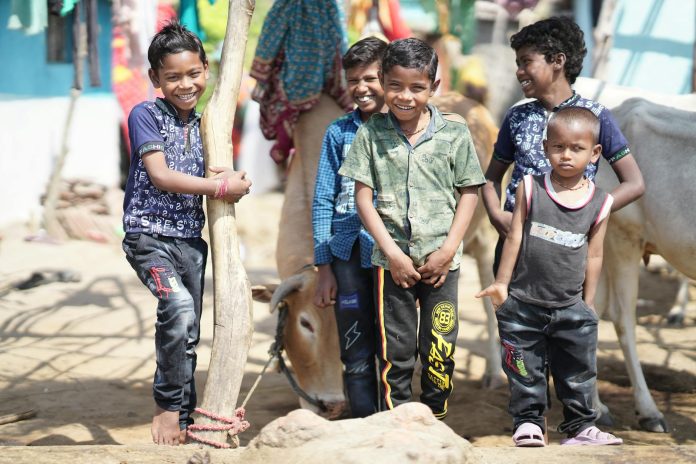 तेलंगाना में SC-ST सामान्य वर्ग से 3 गुना पिछड़े:राज्य की 242 में से 135 बहुत पिछड़ी; 3.55 लाख लोगों पर सर्वे