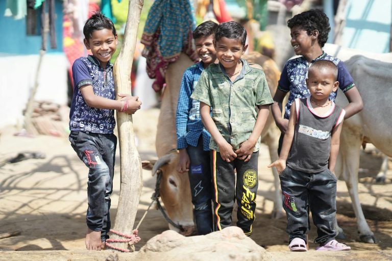 तेलंगाना में SC-ST सामान्य वर्ग से 3 गुना पिछड़े:राज्य की 242 में से 135 बहुत पिछड़ी; 3.55 लाख लोगों पर सर्वे