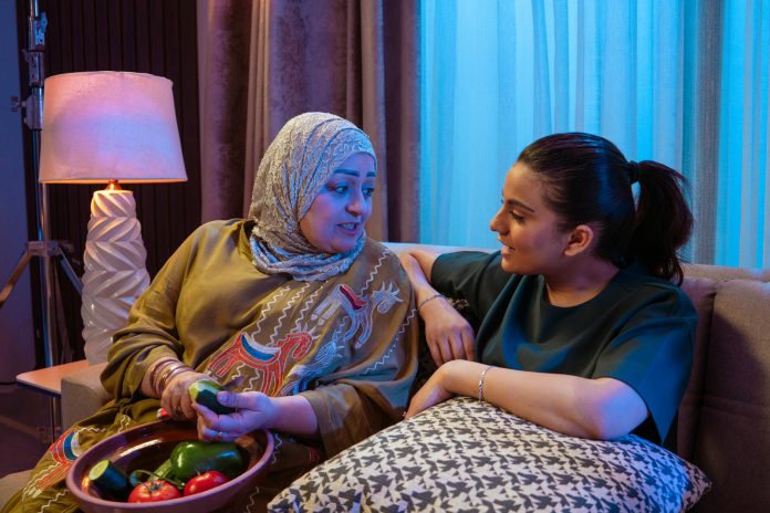 आशा भोसले का आख़िरी सलाम: सायरा बानो ने खोले राज़, अर्जुन तेंदुलकर की शादी में दिखीं कमज़ोर! | बॉलीवुड न्यूज़