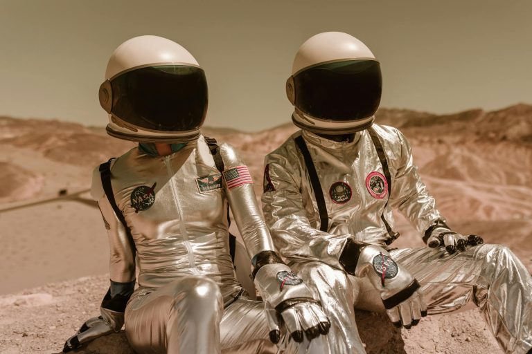 नासा की अरबों डॉलर की अंतरिक्ष दौड़ तेज़ हो गई है